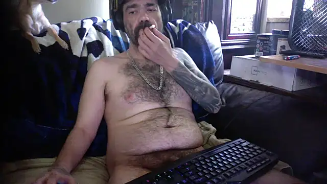 Snapshot of KinkyTOMan chatting on 06.11.26 KinkyTOMan online show from 06.11.26
