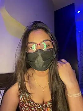 Snapshot of nikki_catz chatting on 06.19.26 nikki catz online show from 06.19.26