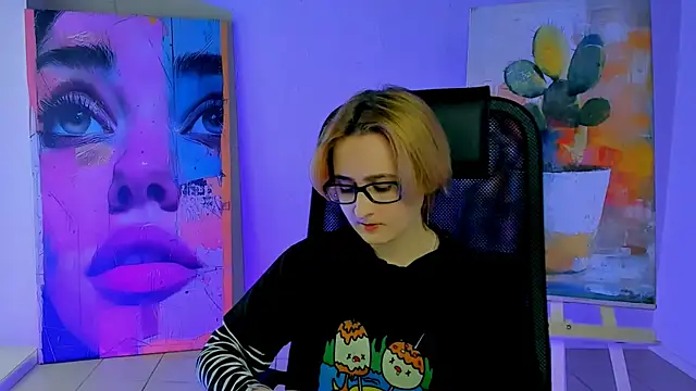 Snapshot of LixeLuna chatting on 03.04.26 LixeLuna online show from 03.04.26