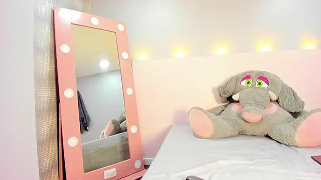 Sol Radiant online show from 03.13.26