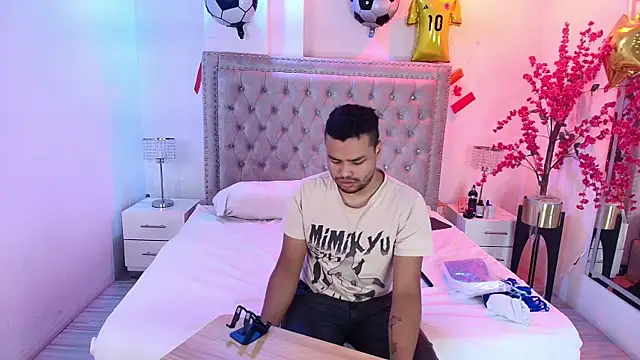 Snapshot of TarlyWho chatting on 07.17.26 TarlyWho online show from 07.17.26