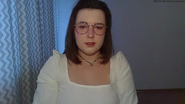 Snapshot of ClaraHard chatting on 05.10.26 ClaraHard online show from 05.10.26