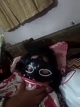 DRAMA  QUEEN online show from 04.15.26