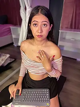 Lunaliaa  online show from 03.12.26