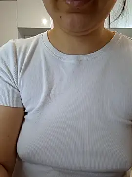 Emi hot1 online show from 04.11.26