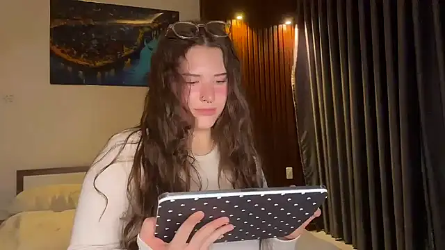KristieKitty online show from 05.18.26