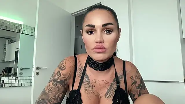 AMBER HARD online show from 04.02.26