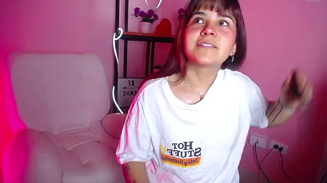 Snapshot of Nami_Velle chatting on 04.14.26 Nami Velle online show from 04.14.26