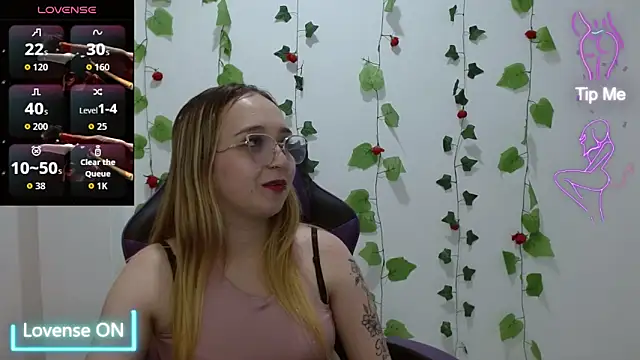 LiaRobertss  online show from 03.28.26