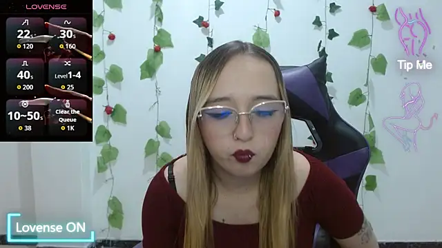 LiaRobertss  online show from 04.08.26