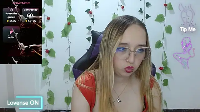 LiaRobertss  online show from 04.14.26