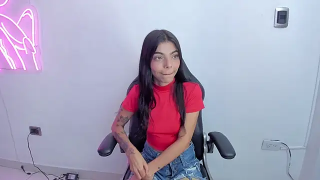 Amber Harriis online show from 04.19.26