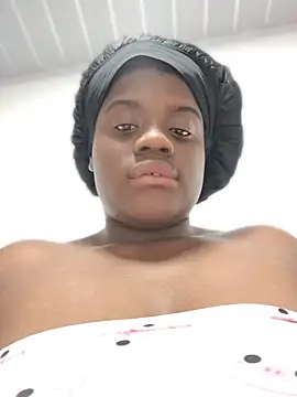 YourLiaa  online show from 03.17.26