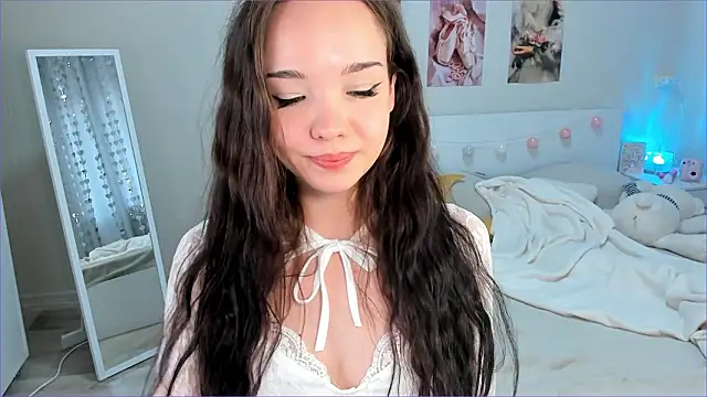 Milly Lane online show from 03.31.26