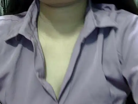 Snapshot of NayraG chatting on 06.16.26 NayraG online show from 06.16.26