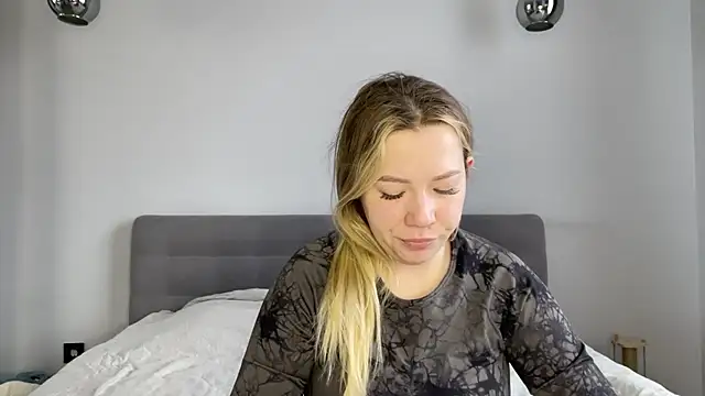 alyrasun online show from 04.06.26