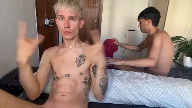 AlphaTwinks online show from 04.19.26