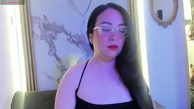 Lilith Owen  online show from 03.17.26