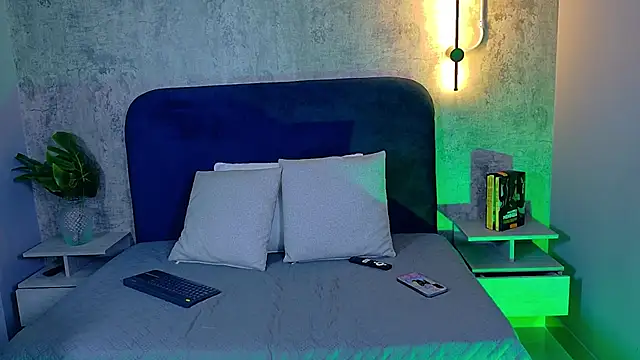 MiiaCullens online show from 04.04.26