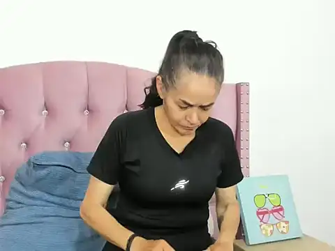 Liz Grettel online show from 03.27.26