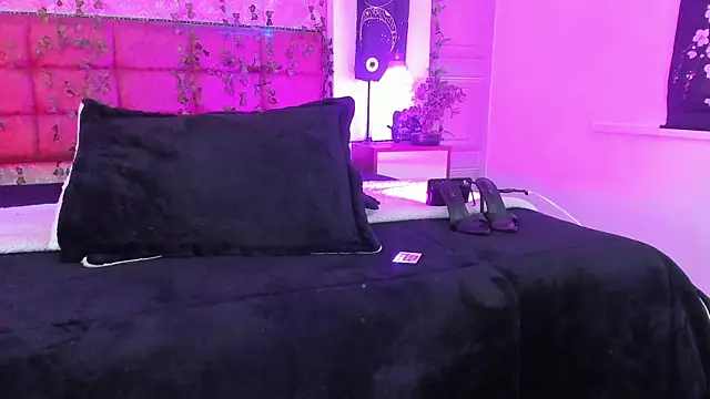 Vickmoon online show from 07.24.26
