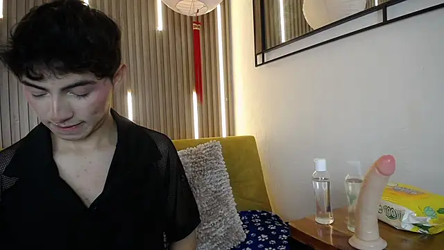 Cristopher Wild online show from 04.10.26