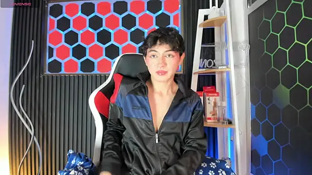 Cristopher Wild online show from 05.06.26