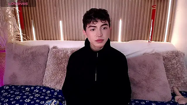 Cristopher Wild online show from 07.04.26