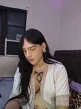 Snapshot of isabeladecaria chatting on 03.17.26 isabeladecaria online show from 03.17.26