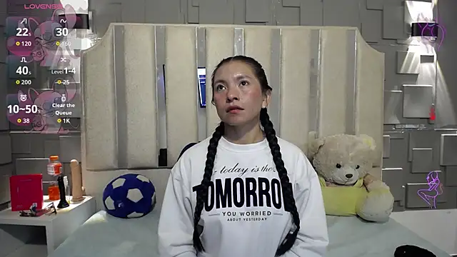 Chloe16  online show from 04.10.26