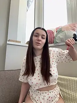 HotCherry18 online show from 04.16.26