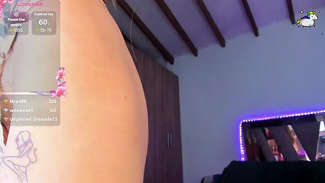 SkyeGabbyRose online show from 04.12.26