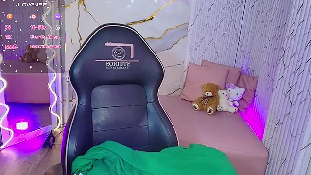 Maile Tay online show from 03.27.26