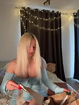 EllaCharm  online show from 04.06.26