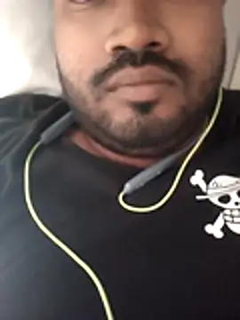 Snapshot of DjWaleBabu01 chatting on 04.25.26 DjWaleBabu01 online show from 04.25.26