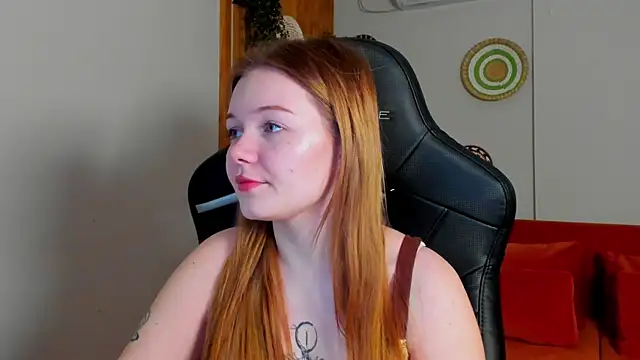 Snapshot of ElinaVale chatting on 03.22.26 ElinaVale online show from 03.22.26