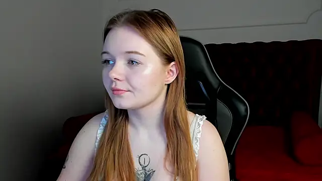 Snapshot of ElinaVale chatting on 03.23.26 ElinaVale online show from 03.23.26