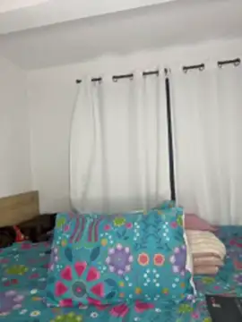 EmmaThompson1 online show from 04.17.26