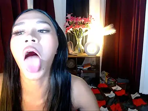 SweetyScarlet online show from 05.05.26