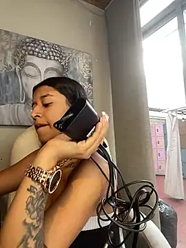 Snapshot of chanell_pinkk chatting on 04.10.26 chanell pinkk online show from 04.10.26