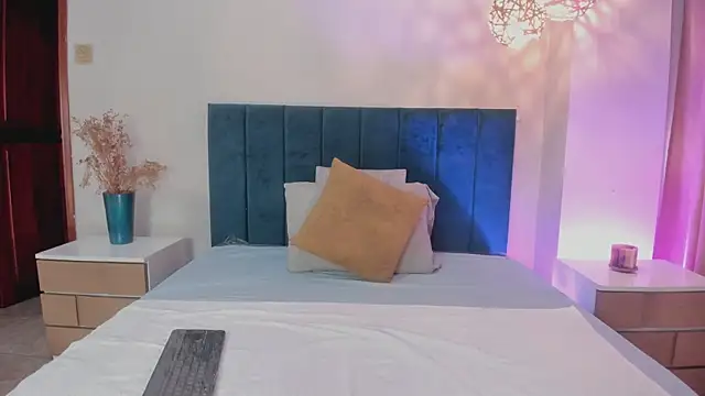 MaiaSinclair online show from 04.08.26