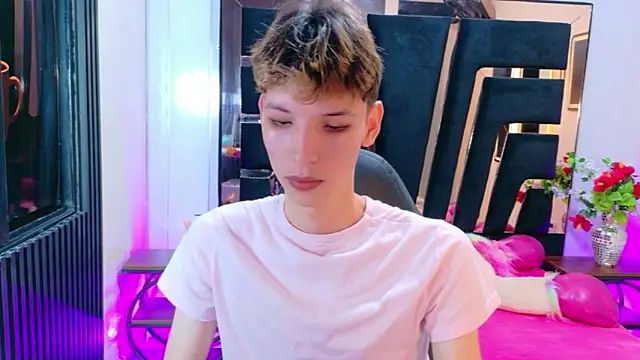 Stefany PiInk online show from 03.21.26