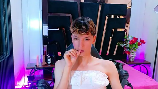 Stefany PiInk online show from 03.31.26