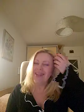 JanieLight53 online show from 04.02.26