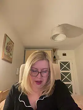 JanieLight53 online show from 04.10.26