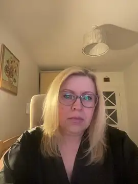 JanieLight53 online show from 04.12.26