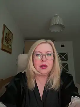 JanieLight53 online show from 04.15.26