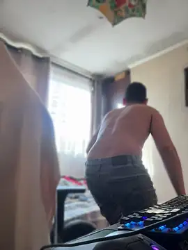 Cr1sXPorn online show from 04.24.26