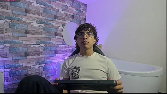 JUSTIN TAY1 online show from 04.01.26