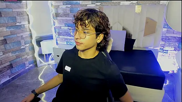 JUSTIN TAY1 online show from 04.11.26